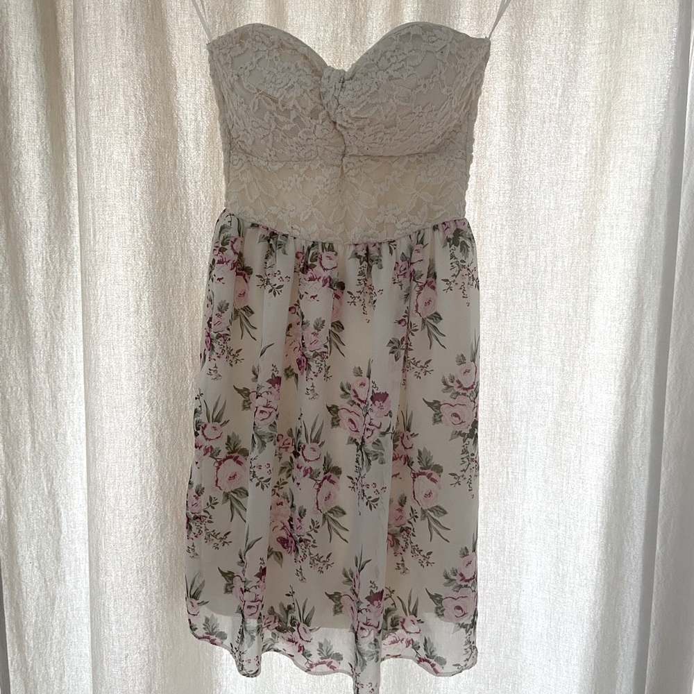 Strapless flowery dress